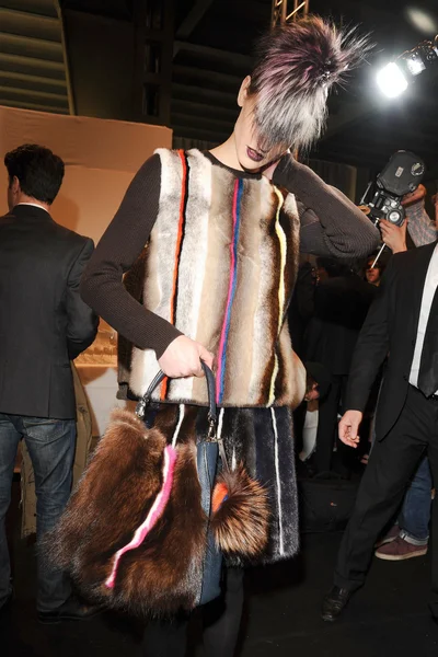 Look 35